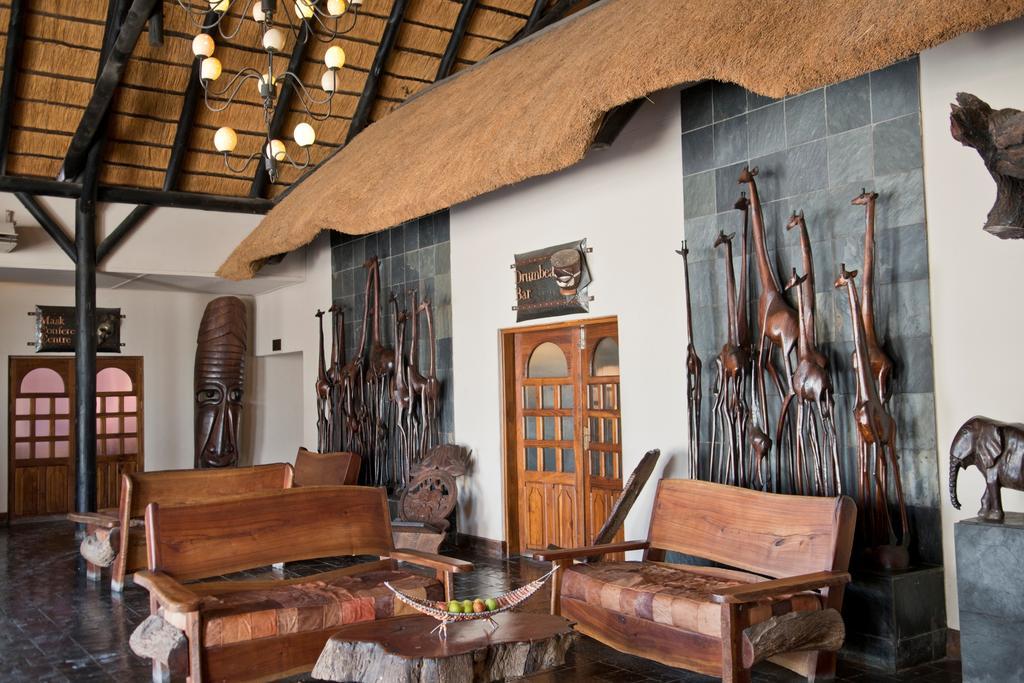 Oshakati Country Hotel Esterno foto