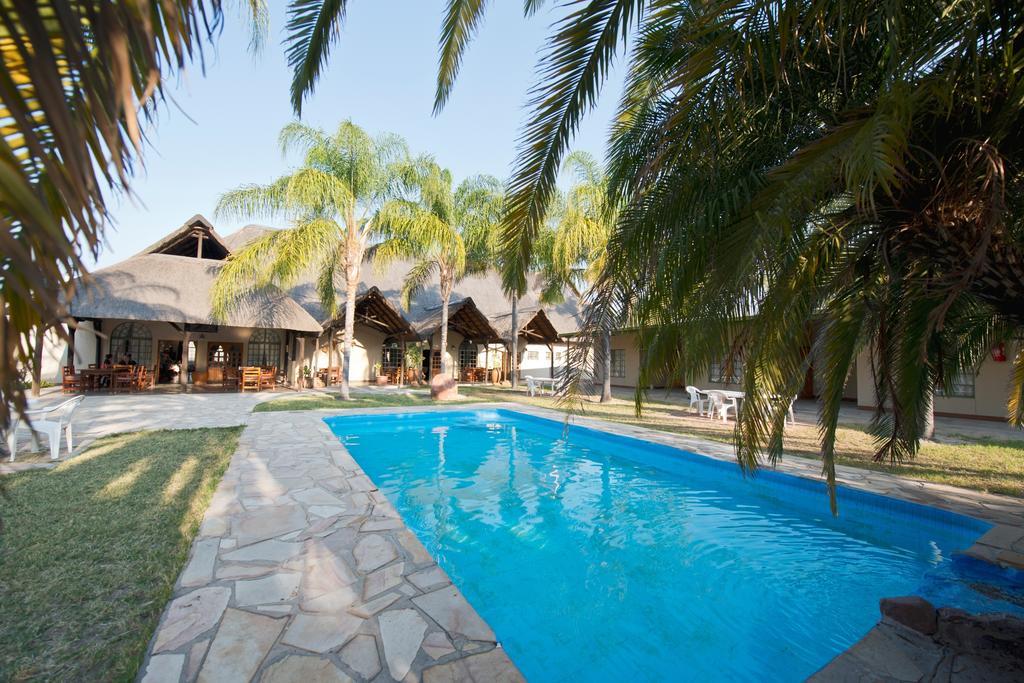Oshakati Country Hotel Esterno foto