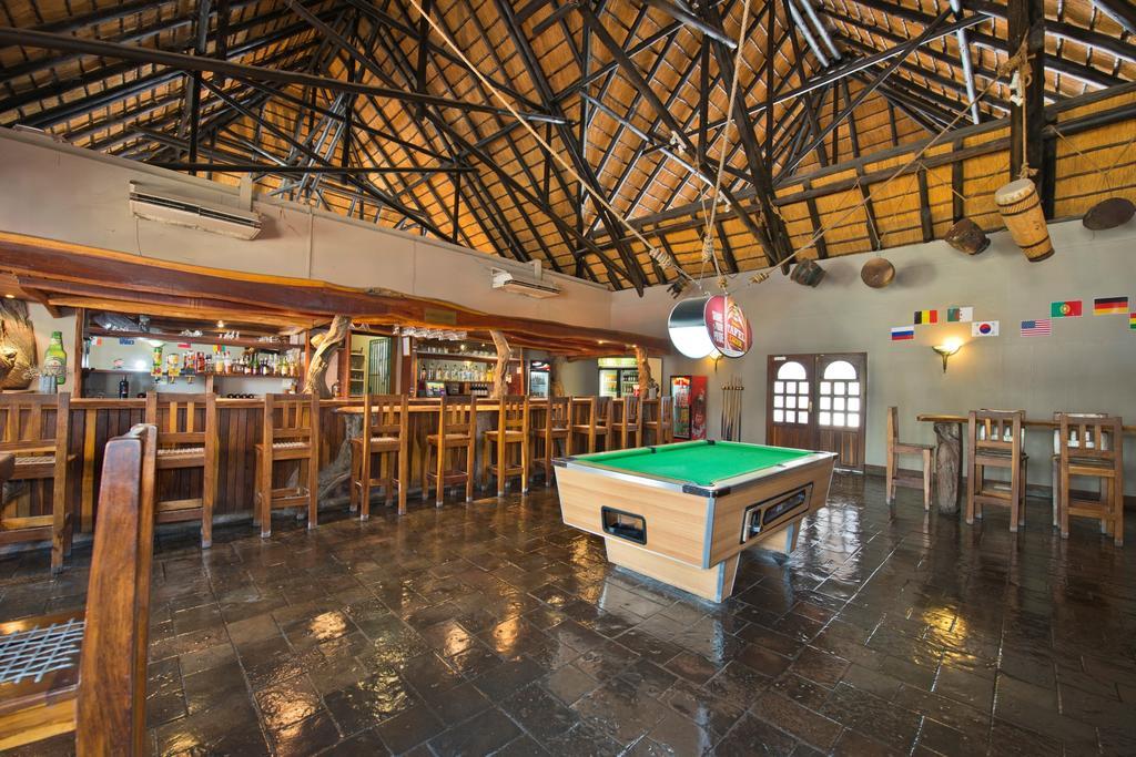 Oshakati Country Hotel Esterno foto